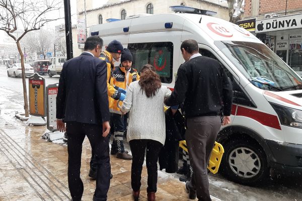 Adıyaman’da kar hayatı felç etti