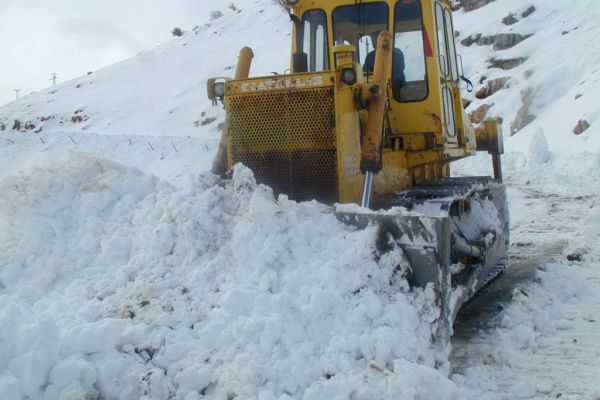 ADIYAMAN’DA KAR YOLLARI KAPATTI