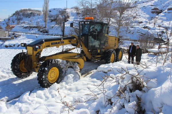 Adıyaman’da karla kaplı yollar açılıyor