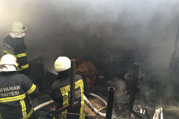 Adıyaman'da Korkutan Yangın
