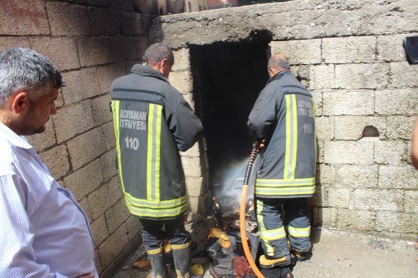 Adıyaman’da, Odunluk Yangını Paniğe Neden Oldu