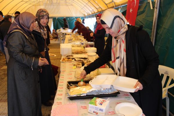 Adıyaman’da öğrenciler yararına kermes