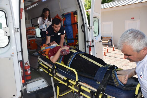 Adıyaman’da otomobil şarampole yuvarlandı: 5 yaralı
