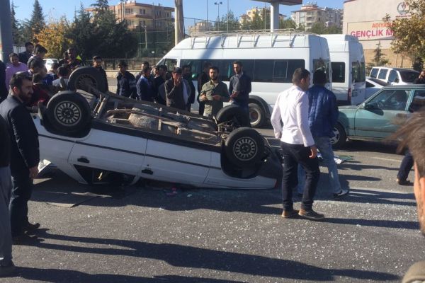 Adıyaman’da otomobil takla attı: 4 Yaralı