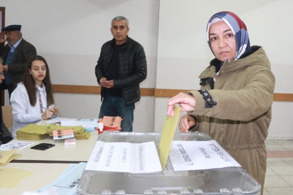 Adıyaman’da oy verme başladı
