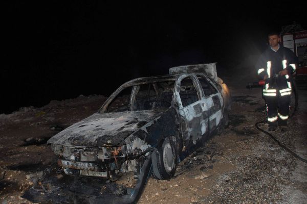  Adıyaman’da Park Halindeki Otomobil Yandı