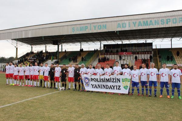 Adıyaman’da şehitlere saygı maçı düzenlendi