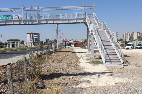 Adıyaman’da üst geçit komedisi