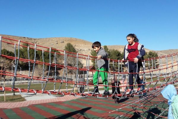 Adıyaman’da yazdan kalma güneşli hava yaşanıyor