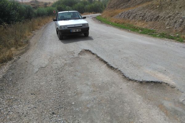 Adıyaman'da Yol Tepkisi