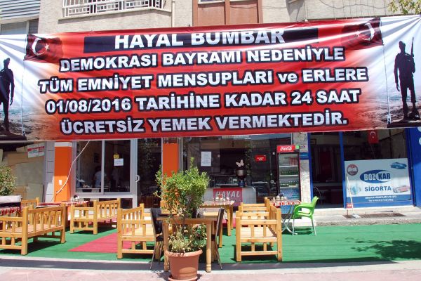 Adıyamanlı esnaftan, polis ve askere ücretsiz yemek