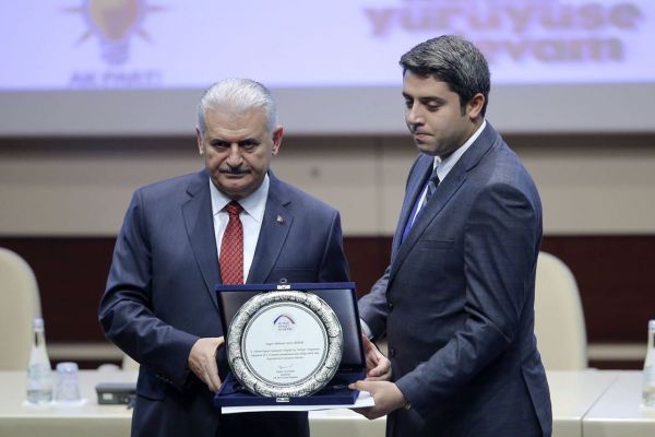 Adıyamanlı Genç Hukukçuya Başbakan'dan ödül