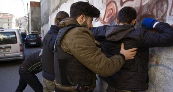 Adliyeye sevk edilen torbacılar tutuklandı