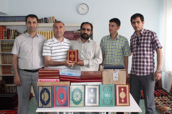 AFRİKALI MÜSLÜMANLARA KUR’AN-I KERİM