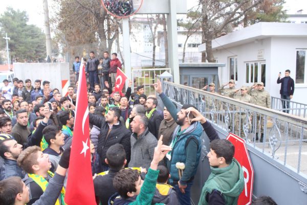 Afrin'de savaşmak için gönüllü oldular