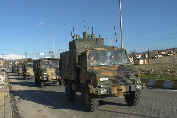 Afrin’e askeri sevkiyat devam ediyor