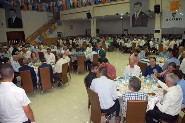 AK PARTİ GENEL BAŞKAN YARDIMCISI ERDEM, ADIYAMANLILARLA BULUŞTU