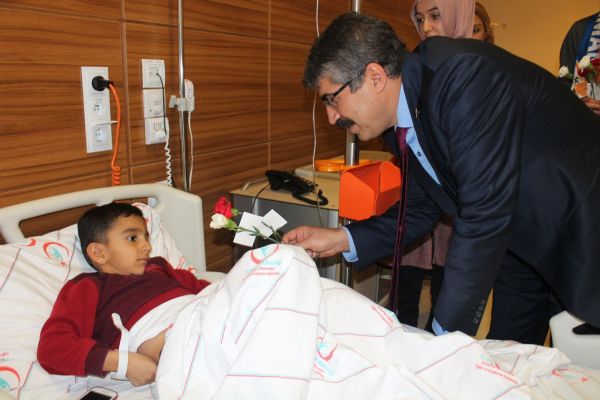 AK Parti İl Bakanlığından Hastalara Ziyaret