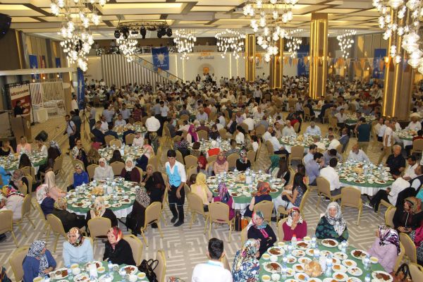 AK Parti İl Başkanlığından Teşkilat Mensuplarına İftar