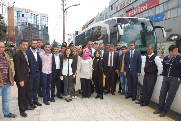 AK PARTİLİ GENÇLER ÇANAKKALE’YE UĞURLANDI