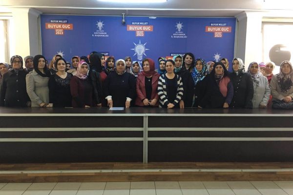 AK Partili Kadınlar Hocalı Katliamını Andı