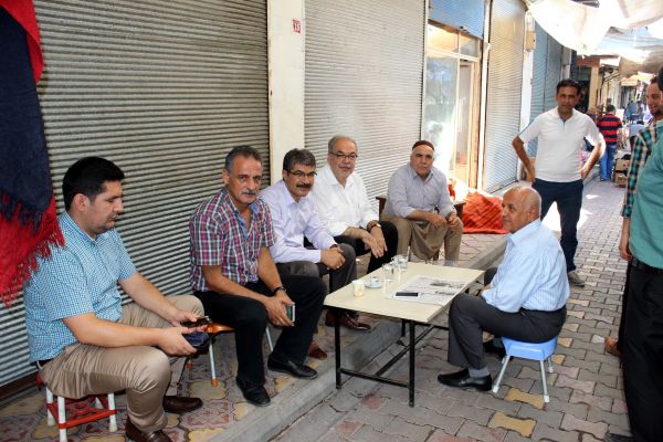 AK Partili Siyasetçiler Tarihi Pazarda Esnafla Bir Araya Geldi