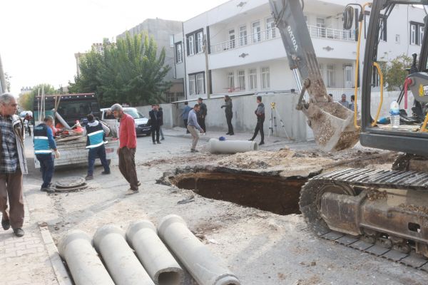 Alt yapı çalışmaları sırasında göçük: 1 yaralı