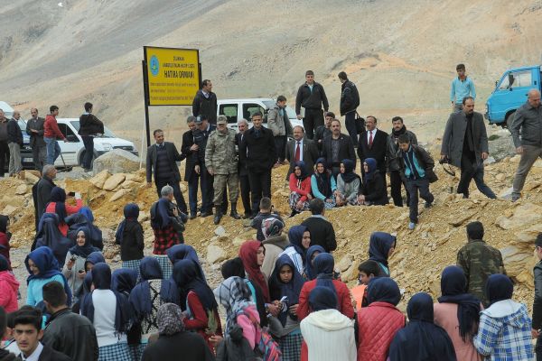 ANADOLU İMAM HATİP LİSESİ HATIRA ORMANI OLUŞTURDU