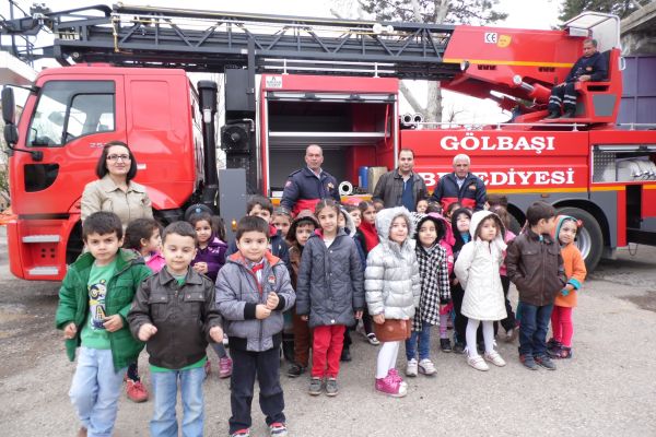 ANAOKULU ÖĞRENCİLERİ İTFAİYEYİ ZİYARET ETTİ