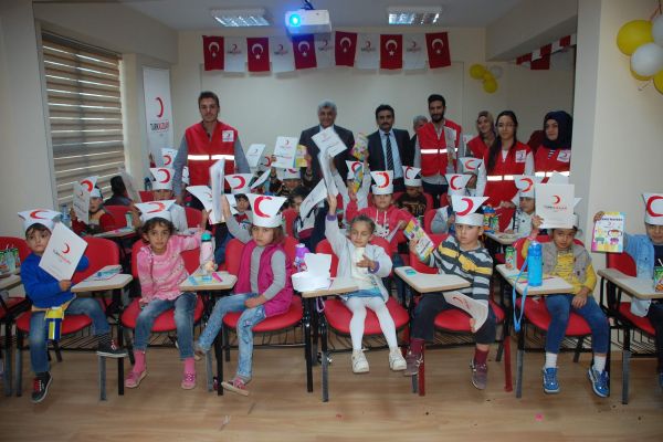 Anaokulu Öğrencilerinden, Kızılay'ı Ziyaret Etti