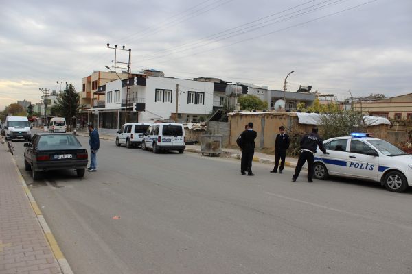  Aranan Şahıs Otomobili Bırakıp Kaçtı