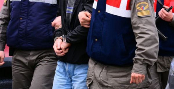 Aranması olan 4 şahıs jandarma ekiplerince yakalandı