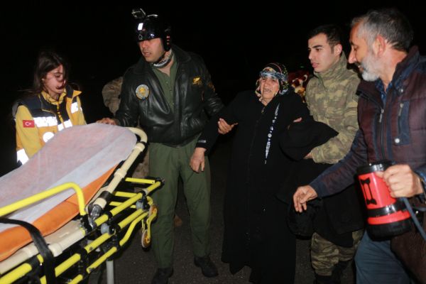 Askeri helikopterle hasta kurtarma operasyonu