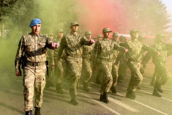 Askerlerin yemin töreninde duygusal anlar yaşandı