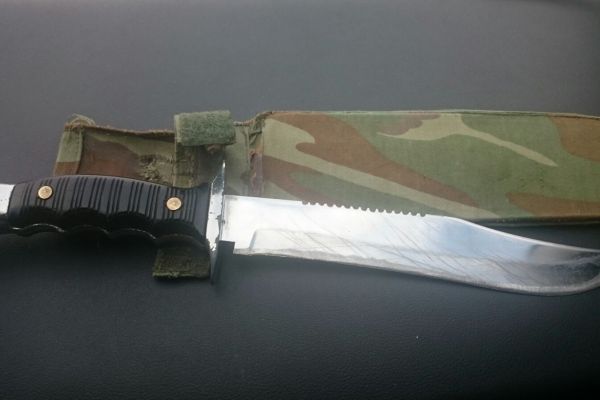 Babasına Rambo Bıçağıyla Saldırdı