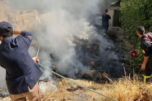 Bahçe yangını korkuttu