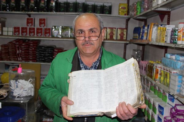 Bakkalın 30 yıllık veresiye defter