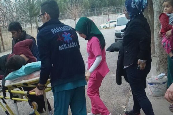 Balkondan düşen Suriyeli yaralandı