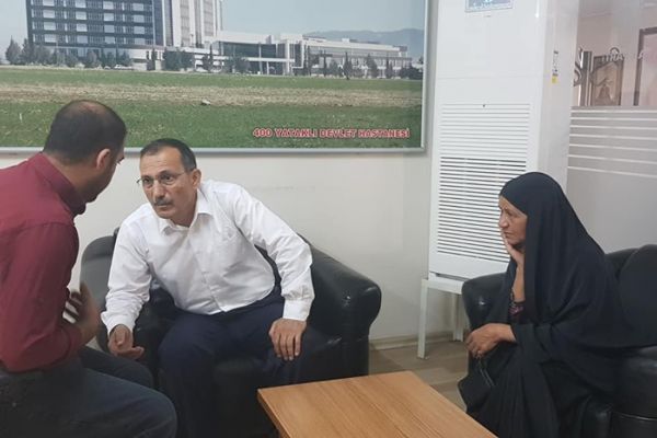 Başkan Dağtekin vatandaşların sorunlarını dinliyor