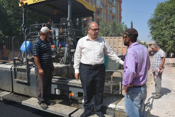 BAŞKAN KUTLU, ASFALT ÇALIŞMALARINI DENETLEDİ