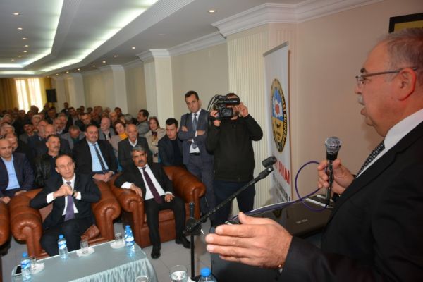 Başkan Kutlu esnafa yeni anayasa ve yeni cumhurbaşkanlığı sistemini anlattı