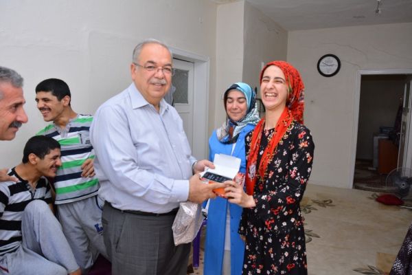 Başkan Kutlu’dan engelli kardeşlere sürpriz ziyaret