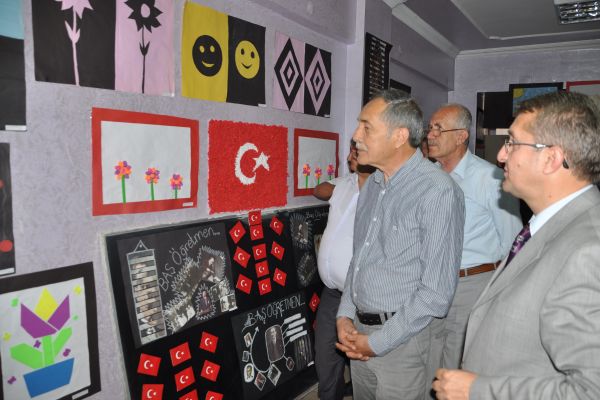 BAŞKAN ÖZDEMİR İMAM HATİP ORTAOKULUNUN SERGİSİNİ AÇTI