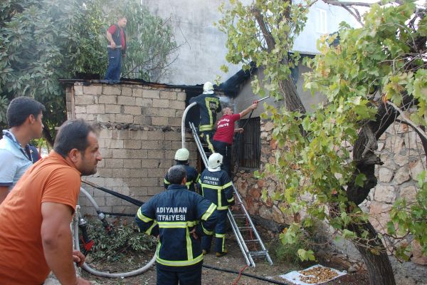 Bayramın 1. Gününde Yaşlı Kadının Evi Yandı