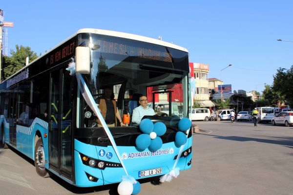 Belediye Başkanı Otobüs Şoförlüğü Yaptı