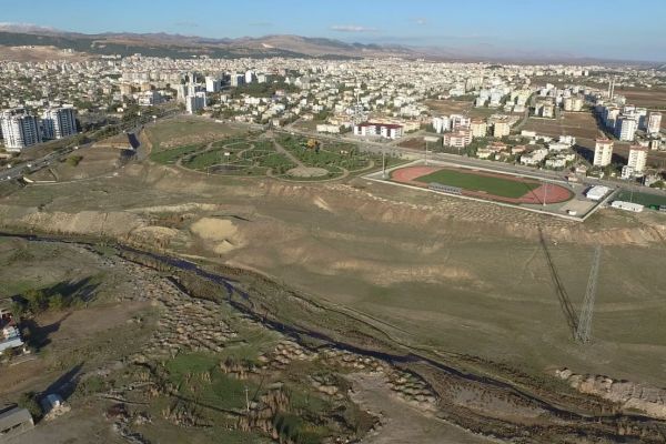 Belediye ekipleri kötü koku için kolları sıvadı