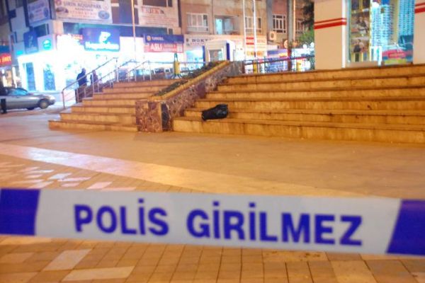 Belediye Önünde Bulunan Durak Yanında Bomba Alarmı