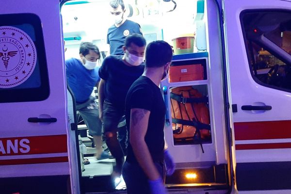 Beş kişilik aile iftarda yedikleri yemekten zehirlendi