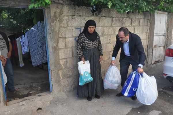 BEŞİR DERNEĞİ KAHTA'DAKİ SURİYELİ ANNELERİ UNUTMADI