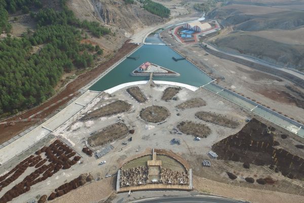 Beşpınar Vadisinin güzelliği gökyüzünden görüntülendi